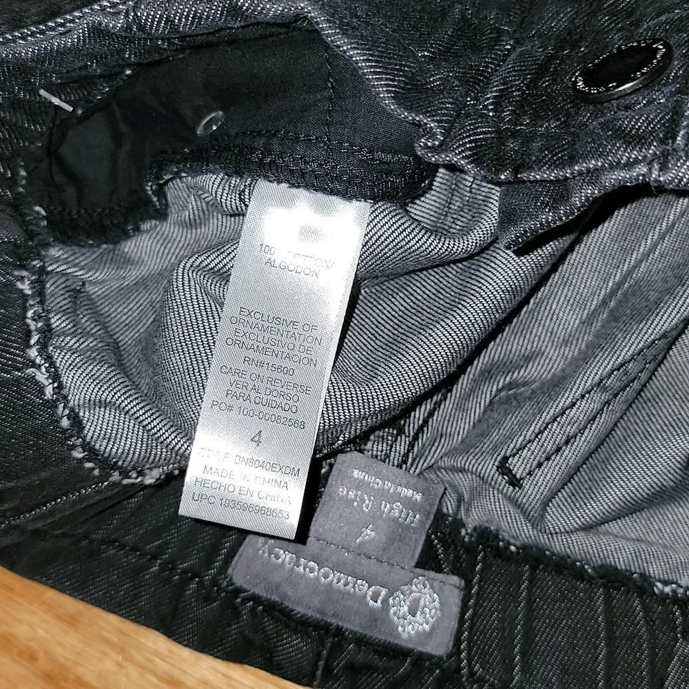 NWT Democracy High Rise Cuffed & Belted Jean Shorts Size 4 Black